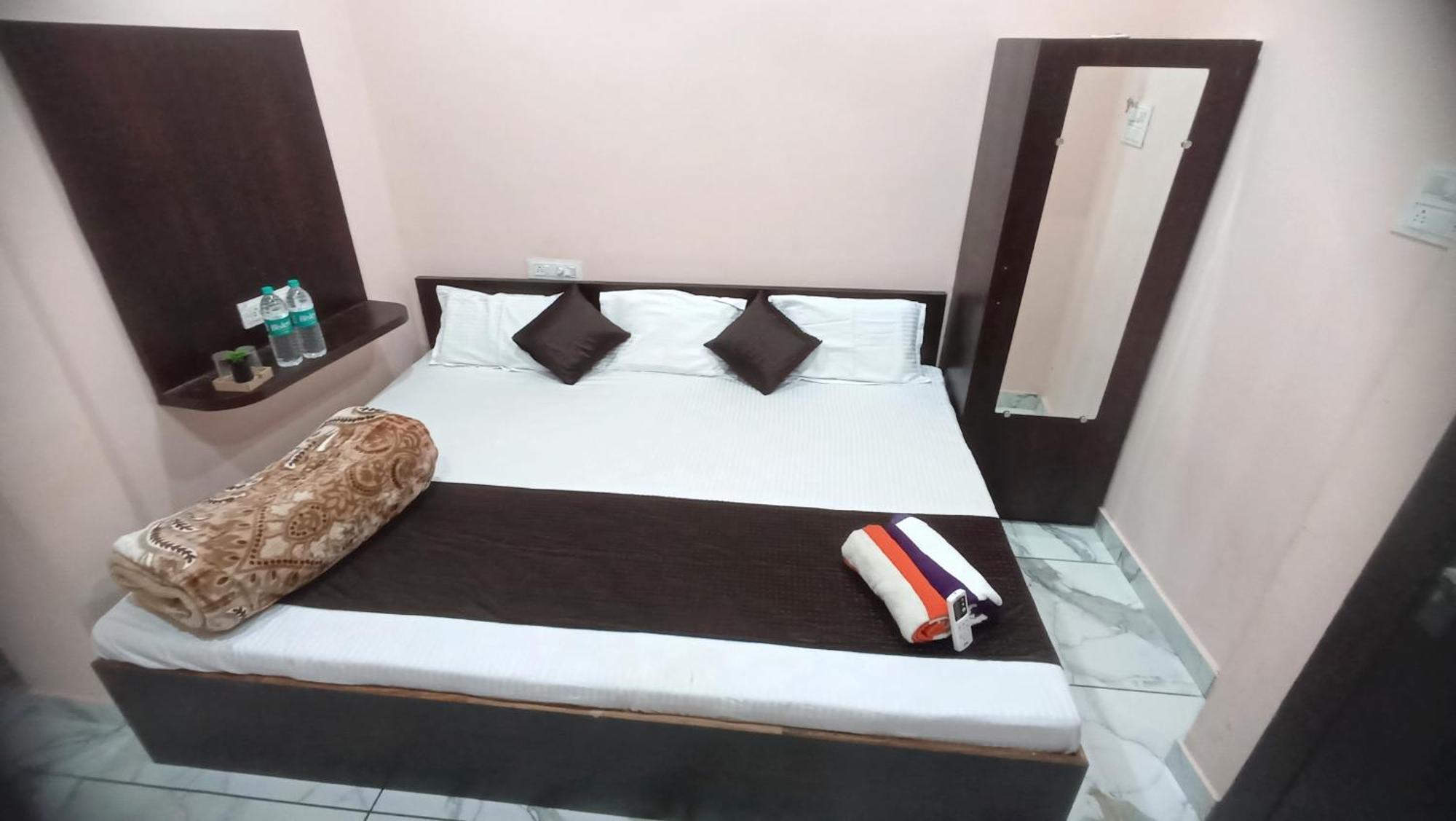 Hotel Shree Krishna Palace Ujjain Exterior foto